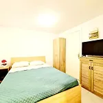 Piccolo Modern Suites Old Town